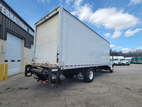 2017 Durastar 4300 - Image 9