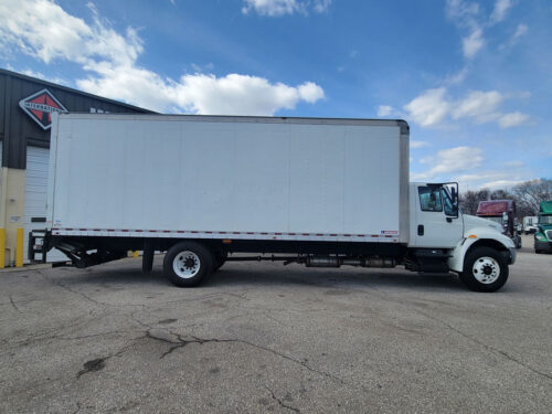 2017 Durastar 4300 - Image 10