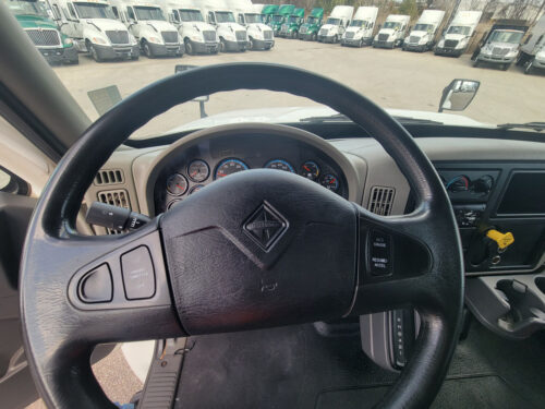 2017 Durastar 4300 - Image 14