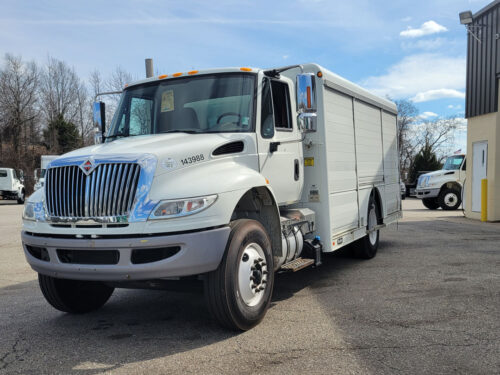 2017 Durastar 4300 - Image 4
