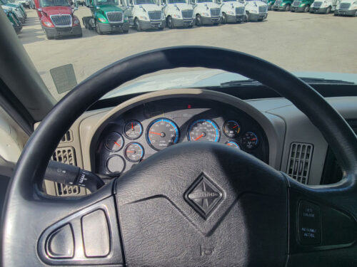2017 Durastar 4300 - Image 12