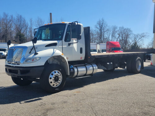 2017 Durastar 4300 - Image 4