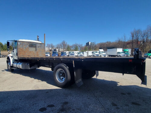2017 Durastar 4300 - Image 6