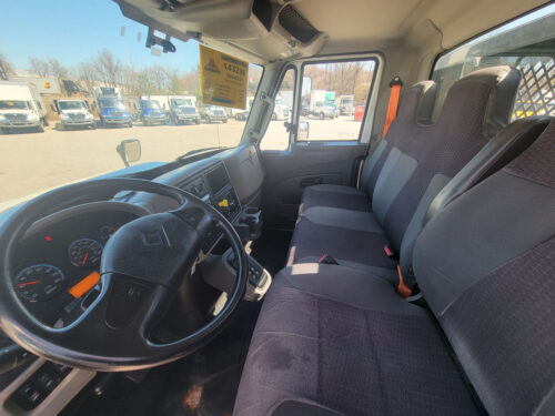 2017 Durastar 4300 - Image 10