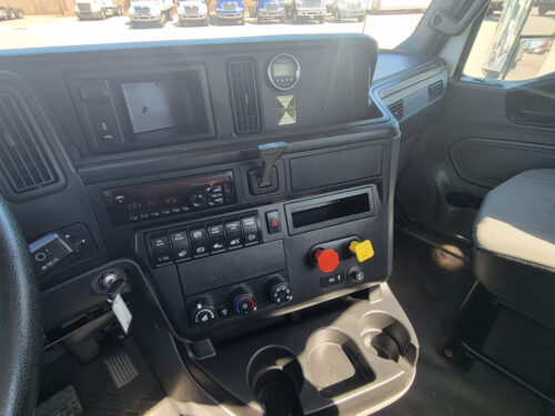 2019 LT Series 625 - Image 11