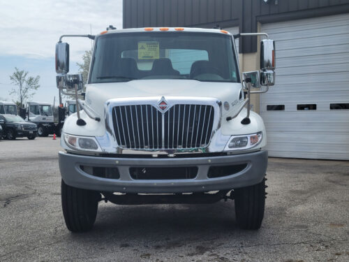 2017 Durastar 4300 - Image 3