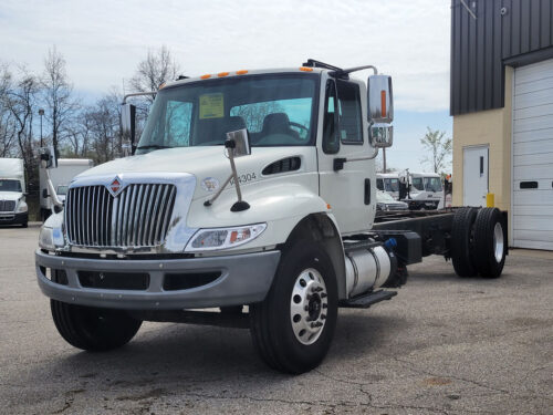 2017 Durastar 4300 - Image 4
