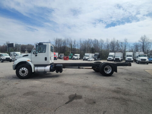 2017 Durastar 4300 - Image 5