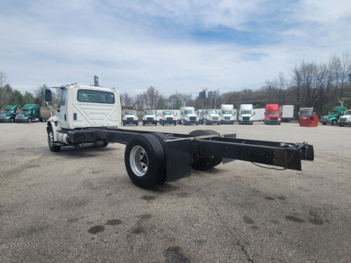 2017 Durastar 4300 - Image 6
