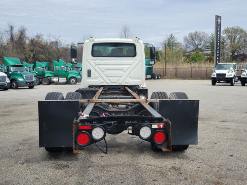 2017 Durastar 4300 - Image 7
