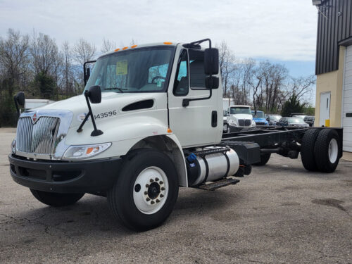 2017 Durastar 4300 - Image 4