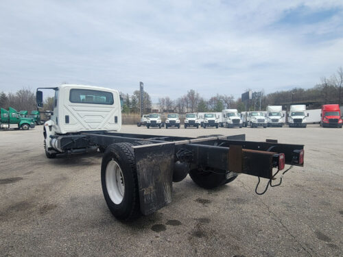 2017 Durastar 4300 - Image 6