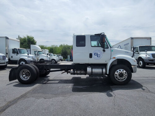 2019 Durastar 4400 - Image 5