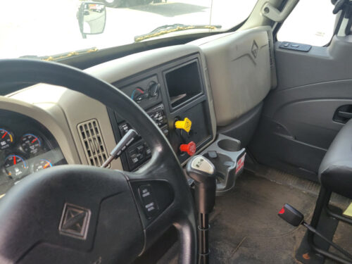 2019 Durastar 4400 - Image 9