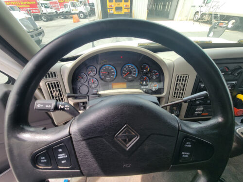 2019 Durastar 4400 - Image 10