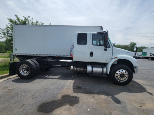 2019 Durastar 4400 - Image 5