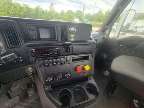 2019 LT Series 625 - Image 12