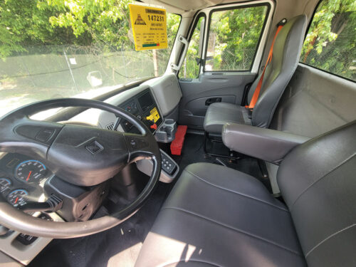 2018 International Durastar 4400 - Image 10