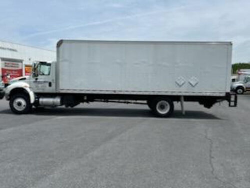 2019 Durastar 4300 - Image 5
