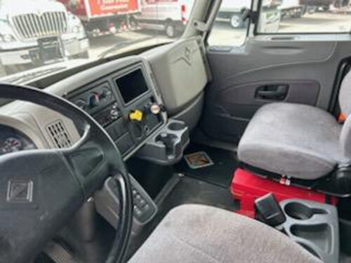 2019 Durastar 4300 - Image 11