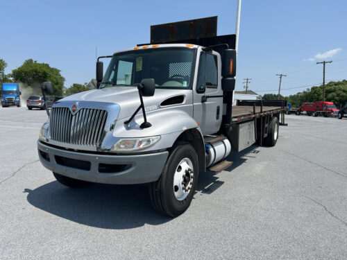 2018 Durastar 4300 - Image 4