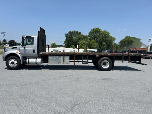2018 Durastar 4300 - Image 5