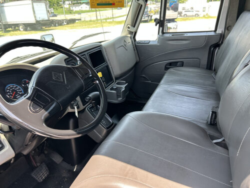 2018 Durastar 4300 - Image 10