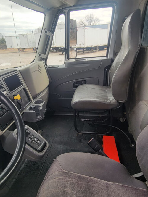 2018 International Durastar 4400 - Image 10