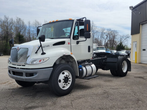 2018 International Durastar 4400 - Image 4