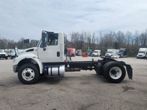 2018 International Durastar 4400 - Image 5