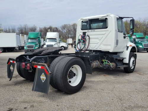 2018 International Durastar 4400 - Image 8