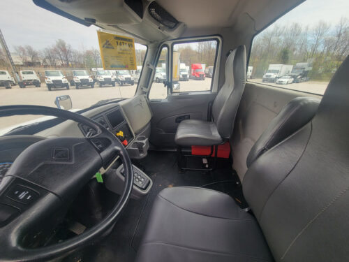2018 International Durastar 4400 - Image 10