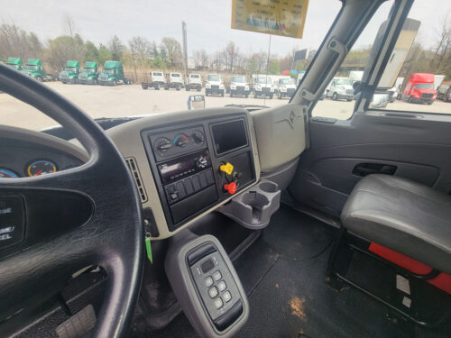2018 International Durastar 4400 - Image 12