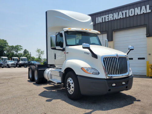 2020 International LT Series 625 | 157997 - Image 2