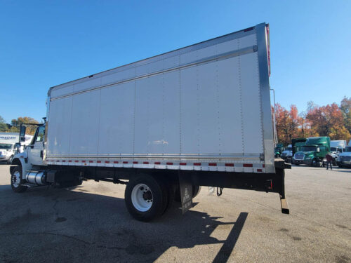 2016 International Durastar 4300 - Image 4