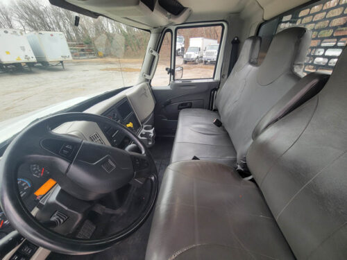 2017 International Durastar 4300 - Image 10