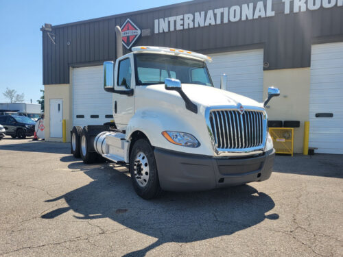 2020 International LT Series 625 | 157452 - Image 2