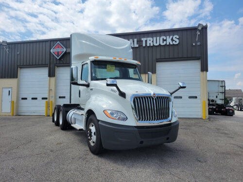 2020 International LT Series 625 | 156517 - Image 2