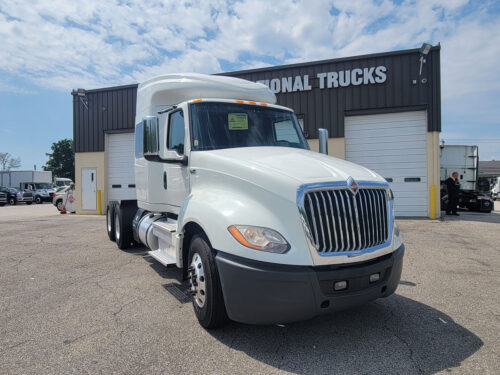 2019 International LT Series 625 | 149680 - Image 2