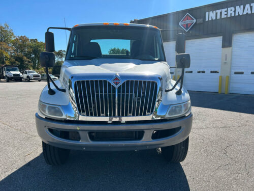 2018 International Durastar 4300 - Image 3