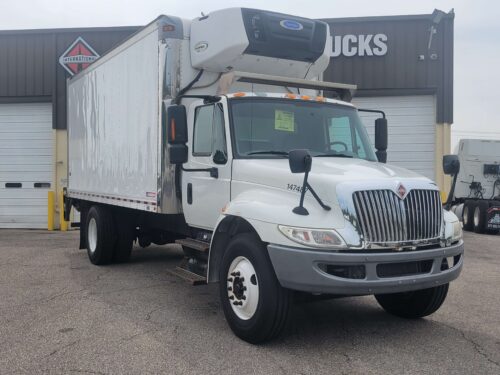 2018 International Durastar 4300 | 147487 - Image 2