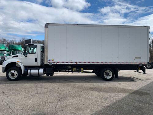 2017 International Durastar 4300 | 142041 - Image 4